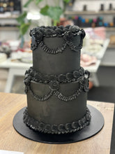 Load image into Gallery viewer, Lambeth Cake