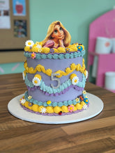 Load image into Gallery viewer, Lambeth Cake