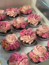 Load image into Gallery viewer, Vintage Themed Cupcakes