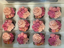 Load image into Gallery viewer, Vintage Themed Cupcakes