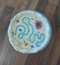 Load image into Gallery viewer, Squiggle Flower Cabinet Cake
