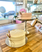 Load image into Gallery viewer, Bunny Tail Cabinet Cake