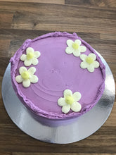 Load image into Gallery viewer, Daisy Cabinet Cake