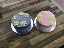 Load image into Gallery viewer, Daisy Cabinet Cake