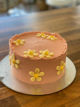 Load image into Gallery viewer, Daisy Cabinet Cake