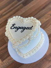 Load image into Gallery viewer, Heart Shaped Lambeth Cake
