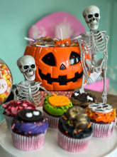 Load image into Gallery viewer, Halloween Cupcakes
