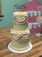 Load image into Gallery viewer, Lambeth Cake
