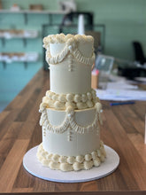 Load image into Gallery viewer, Lambeth Cake
