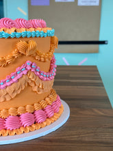 Load image into Gallery viewer, Lambeth Cake
