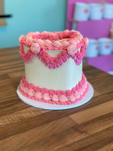 Load image into Gallery viewer, Heart Shaped Lambeth Cake
