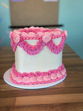 Load image into Gallery viewer, Heart Shaped Lambeth Cake
