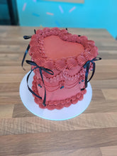Load image into Gallery viewer, Heart Shaped Lambeth Cake
