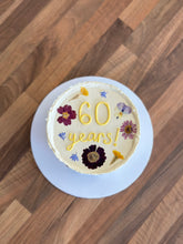 Load image into Gallery viewer, Pressed Flower Cake

