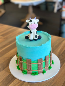 Cow - Fondant Cake Topper