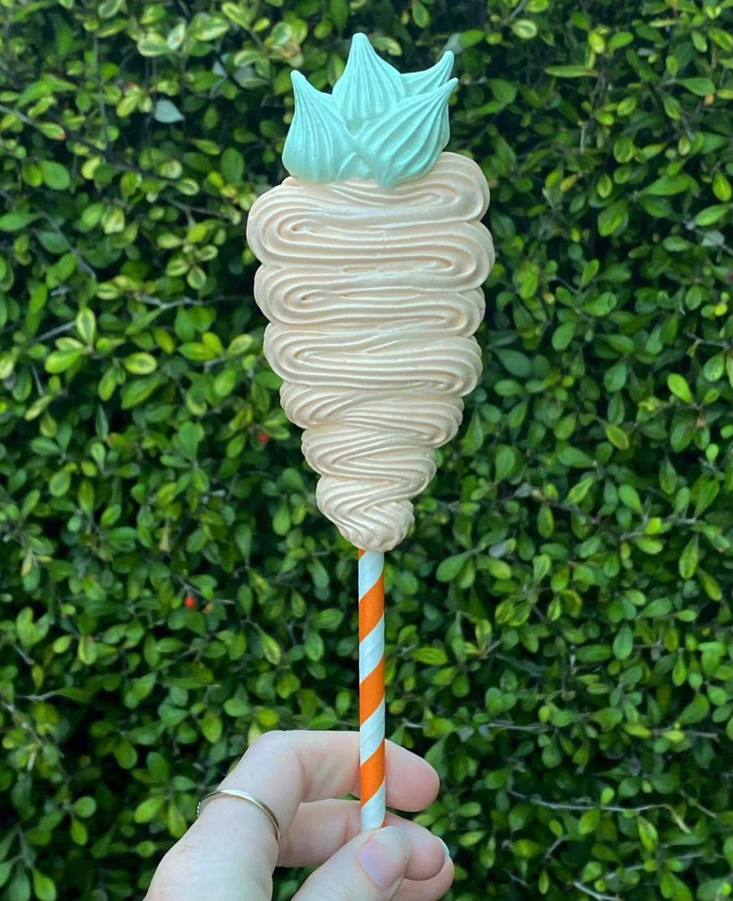 Carrot meringue pop