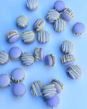 Load image into Gallery viewer, Regular Macaron 12 pack - Flavoured

