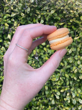 Load image into Gallery viewer, Mini Macaron 12 pack - Flavoured
