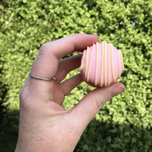 Load image into Gallery viewer, Regular Macaron 12 pack - Flavoured
